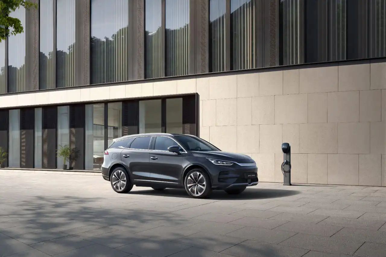 El BYD Tang baja de precio y presiona al SUV eléctrico europeo: 7 plazas y más de 500 CV desde 50.000 euros