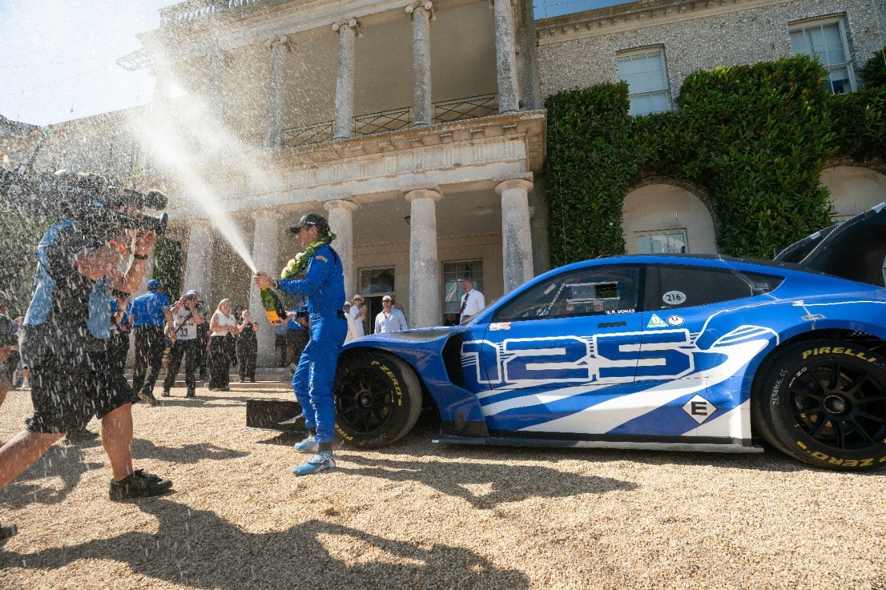 El Super Mustang Mach-E gana en Goodwood y alarga la racha eléctrica de Ford Racing