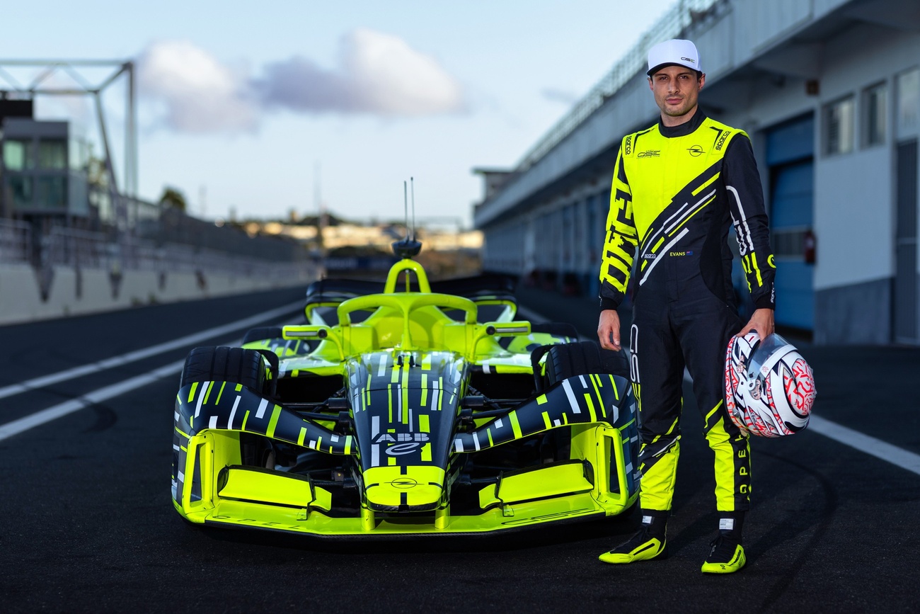 Mitch Evans refuerza el desembarco de Opel en la Fórmula E 2026/27
