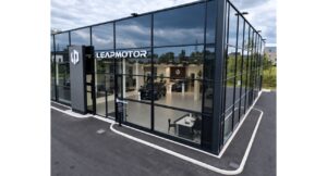 Leapmotor acerca la movilidad eléctrica a los clientes con más de mil puntos de venta en Europa